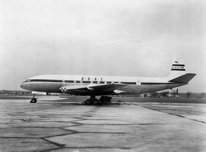 Modern Airliners - de Havilland Comet